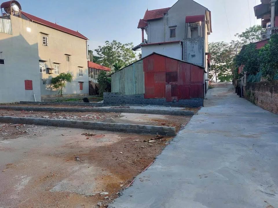 Đất nền Đồng Trung, Thanh Thủy, 161m² giá 900 triệu - View sông Đà thoáng mát!