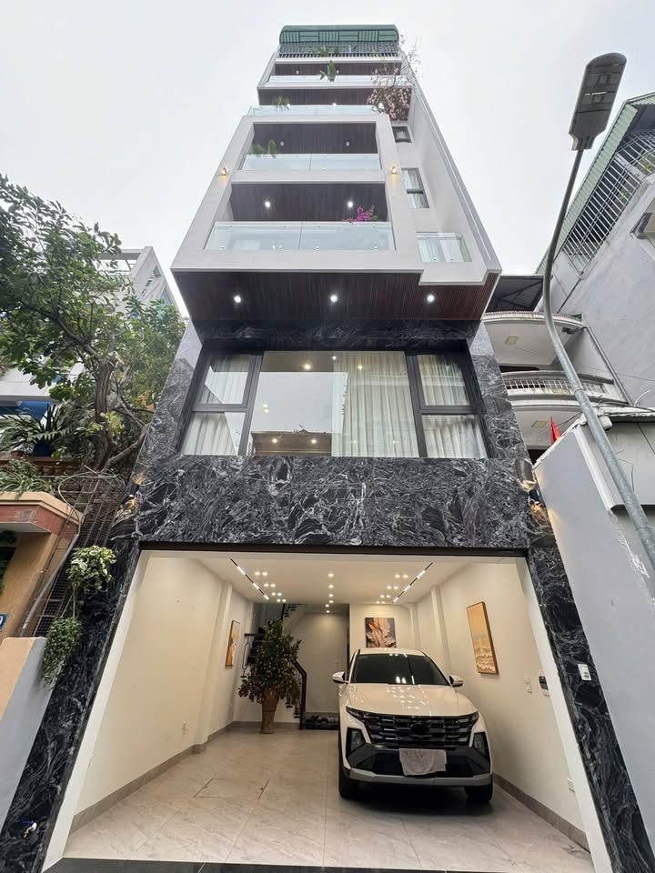 Nhà phố Nguyễn Văn Cừ Long Biên 55m² giá 2x tỷ - Thiết kế sang trọng, ô tô vào nhà!