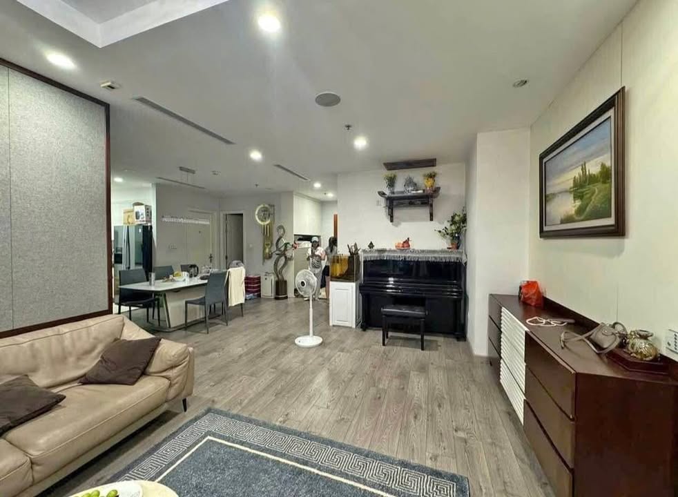 Chung cư mini Gia Thụy Long Biên 43m² giá 2.4 tỷ - Cơ hội sở hữu duy nhất!