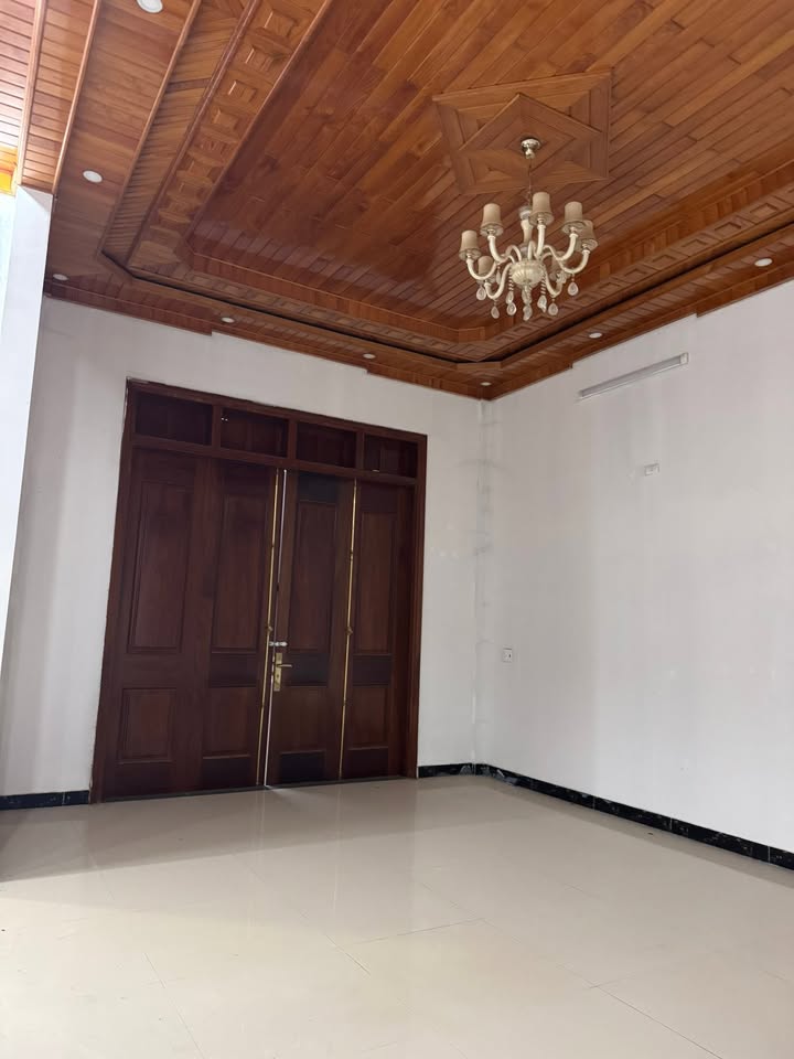 Nhà phố Trần Hưng Đạo, Ngọc Hồi, Kon Tum 516m² giá 3 tỷ - Cơ hội đầu tư tuyệt vời!