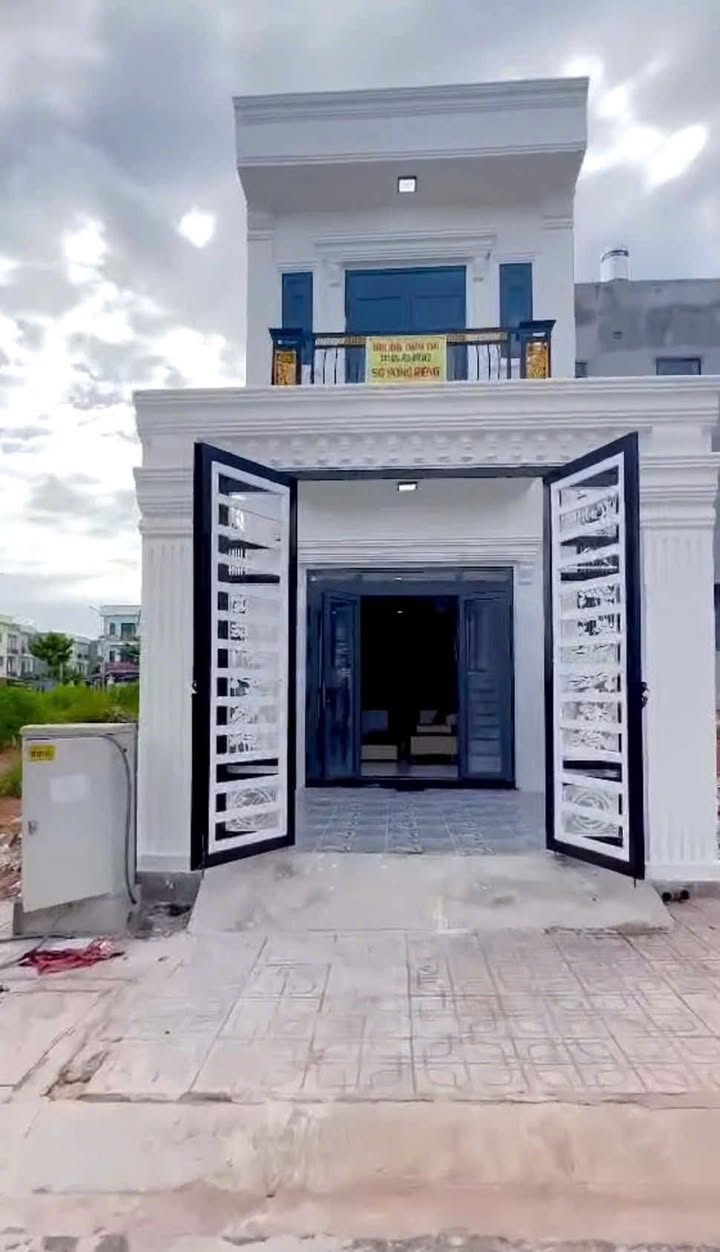 Nhà Tân Uyên 64m² 2 Tầng - Sổ Hồng Hoàn Công, Giá Ngộp 1.89 Tỷ