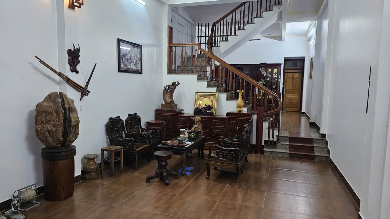 Nhà 2 tầng phố Mường Hoa Lào Cai 90m² giá 4.2 tỷ - Chính chủ bán gấp!