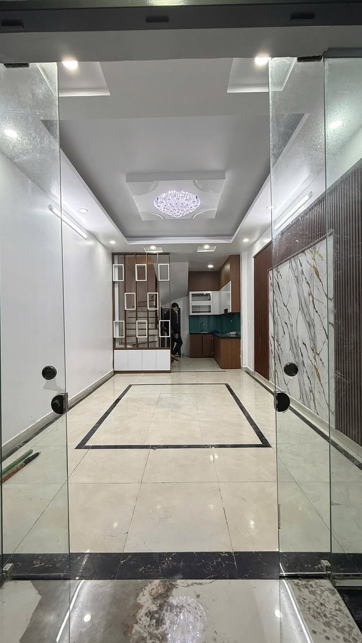 Nhà Phường Vĩnh Hưng, Quận Hoàng Mai 32m² giá 7.18 tỷ - Vị trí đắc địa, gần chợ sầm uất!