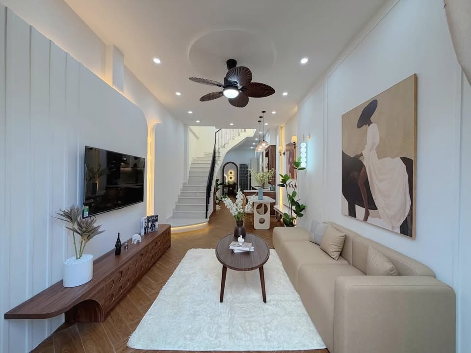 Nhà 2 tầng kiệt 408 Hoàng Diệu 57.6m² giá 4.85 tỷ - Thiết kế ấm áp, chính chủ!