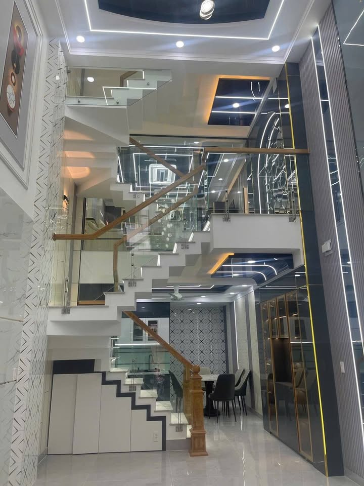 Nhà phố Mã Lò, Quận Bình Tân, 50m² giá 7.6 tỷ - Ô tô vào nhà, thiết kế hiện đại!