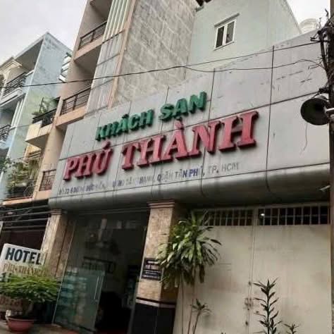 Bán Khách Sạn 13 Phòng Đường Dương Đức Hiền Tân Phú 16.5 Tỷ