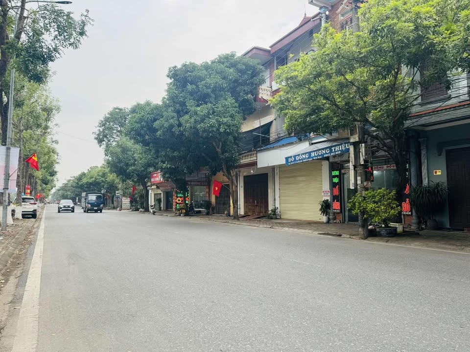 Nhà mặt đường Phạm Văn Đồng, Liễu Đề 75m² giá 4 tỷ - Vị trí kinh doanh sầm uất!