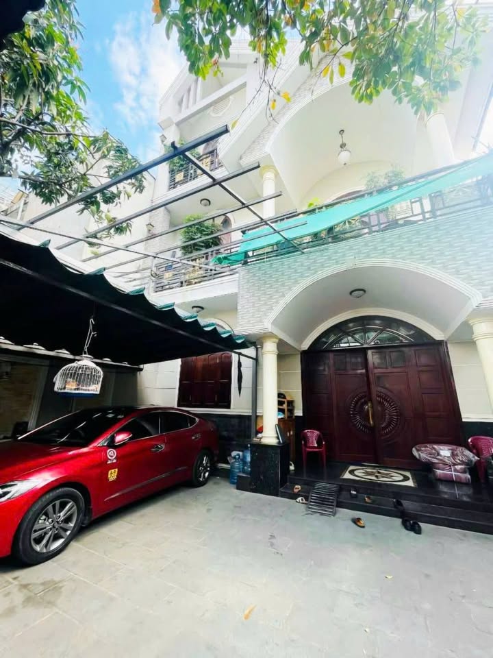 Biệt thự sân vườn Lê Văn Quới 252m² giá 182 tỷ - Không gian sống lý tưởng!