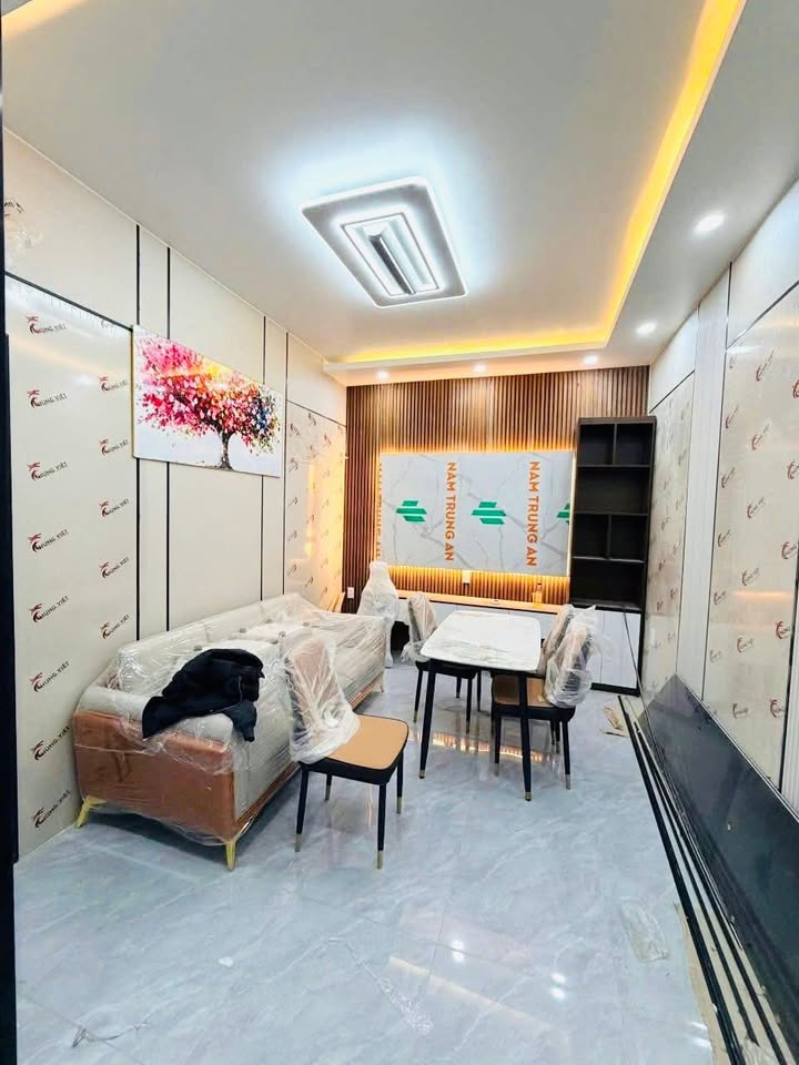 Nhà 2 tầng phố Cát Dài, 51m² giá 3,2 tỷ - Vị trí đắc địa gần hồ Tam Bạc!