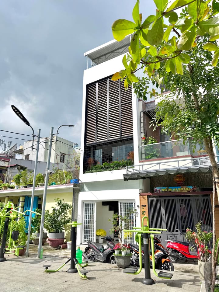 Nhà 3 tầng Hòa Minh, Đà Nẵng 63m² giá 5 tỷ - View công viên cực thoáng!