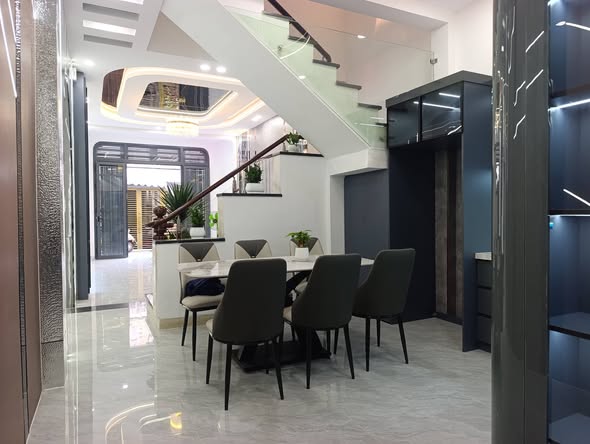 Nhà Lâm Thị Hố, Quận 12, 154m² giá 5 tỷ - Nhà hẻm xe hơi, gần Hiệp Thành City!