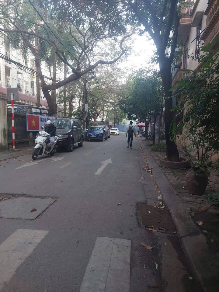 Đất vàng Long Biên 3.882m² giá 80 tỷ - Đầu tư an nhàn với dòng tiền 400 triệu/tháng!