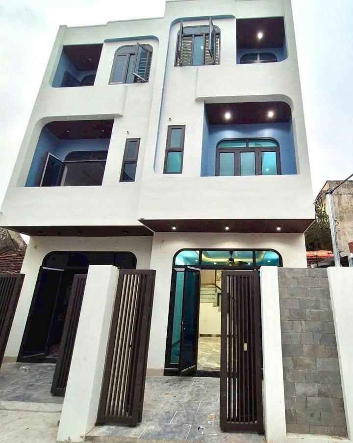 Nhà 3 tầng tại đường Lộc Vượng, Nam Định 63m² giá 3,2 tỷ - Ô tô đỗ cửa, thuận tiện giao thông!