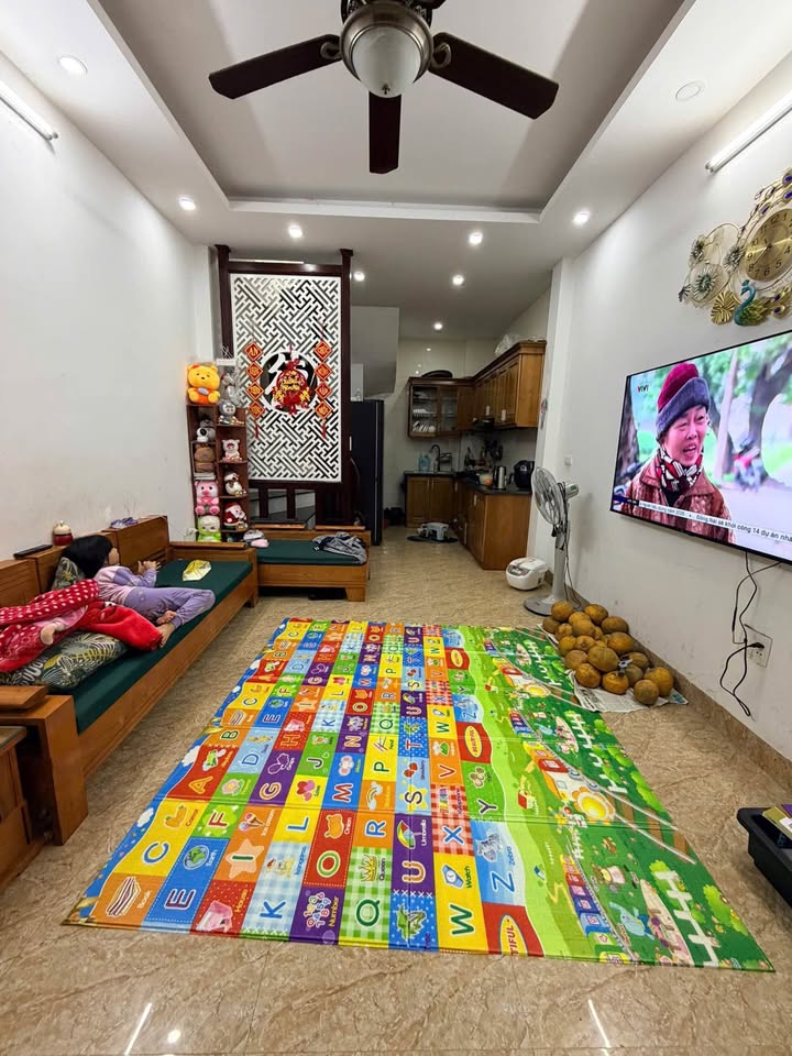 Townhouse phố Bát Khối Long Biên 30m² giá 5.55 tỷ - Sổ đỏ chính chủ