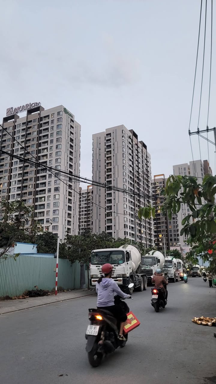 Nhà 2 Tầng Ngang Khủng 6x20m Gần Akari Bình Chánh - Giá 6.x Tỷ