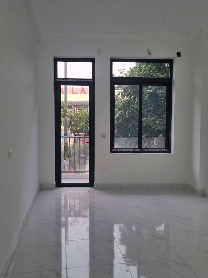 Văn phòng cho thuê đường Ngô Gia Khảm, quận Long Biên, 40m², chỉ 5 triệu/tháng!
