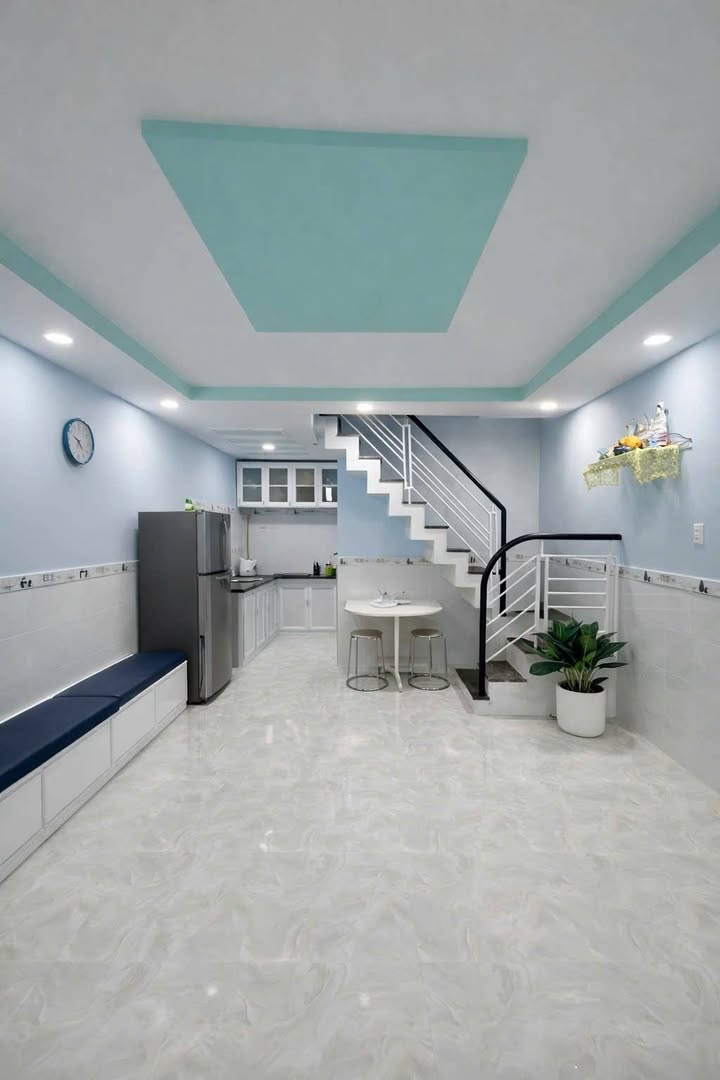 Nhà 2 Tầng Tân Sơn Nhì 36m² giá 3 tỷ - Sân rộng thoáng mát!