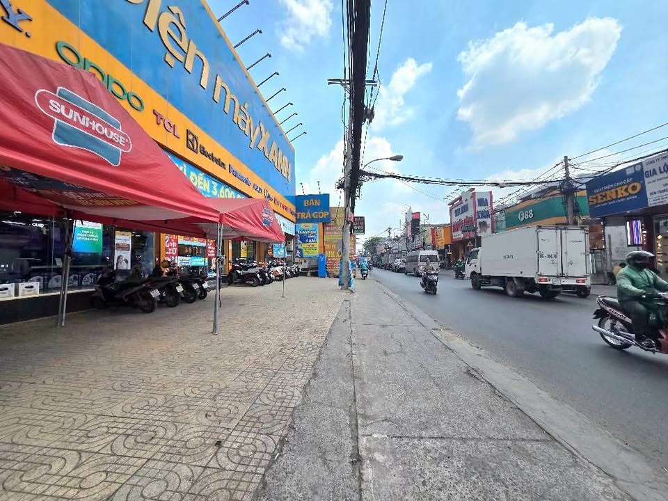 FrontHouse Nguyễn Thị Tú Bình Tân 185m² giá 14 tỷ - Căn góc đắc địa cho thuê!