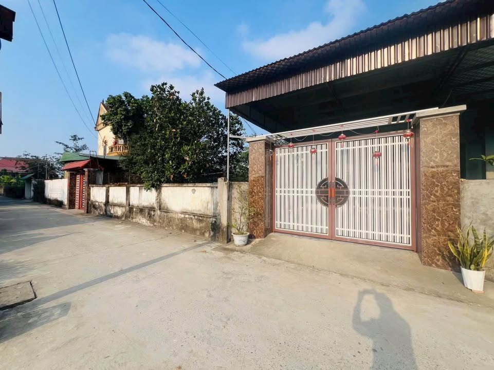 Bán gấp FrontHouse tại Hưng Chính, 75m² giá 2 tỷ - Mặt tiền 5.3m, phong thủy tốt!