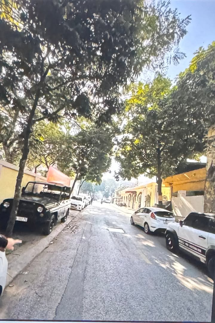 Nhà mặt phố Nguyễn Văn Cừ, Bồ Đề, Long Biên 72.6m² giá 34 tỷ - Thiết kế sang trọng, ô tô tránh nhau!