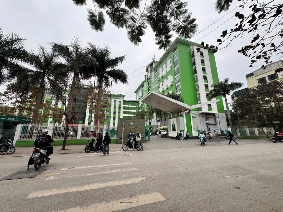 Nhà riêng Phú Diễn 29m² giá 5.5 tỷ - Sổ đỏ chính chủ, ô tô tránh nhau!