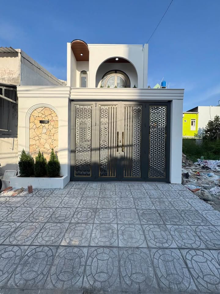 Nhà phố đẹp tại đường Phùng Khắc Khoan, Rạch Giá, 100m² - Giá 3.88 tỷ, sẵn sàng ở ngay!