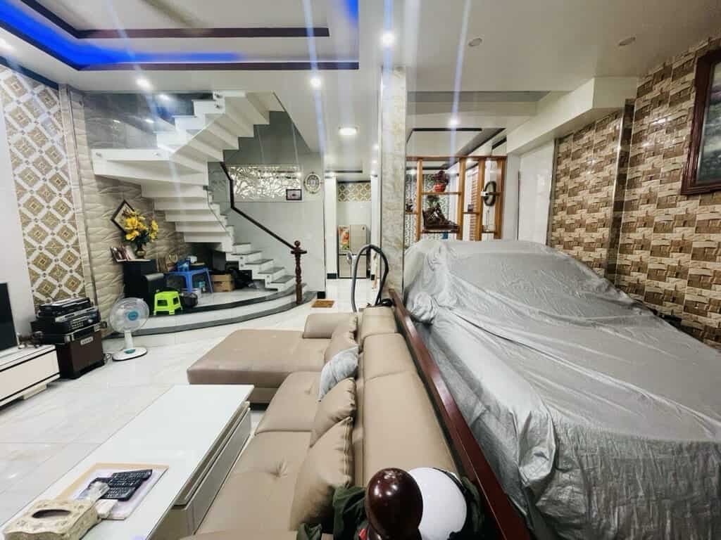 Nhà 4 tầng Phường 13, Quận 10, 63m² giá 13 tỷ - Thiết kế hiện đại, vào ở ngay!