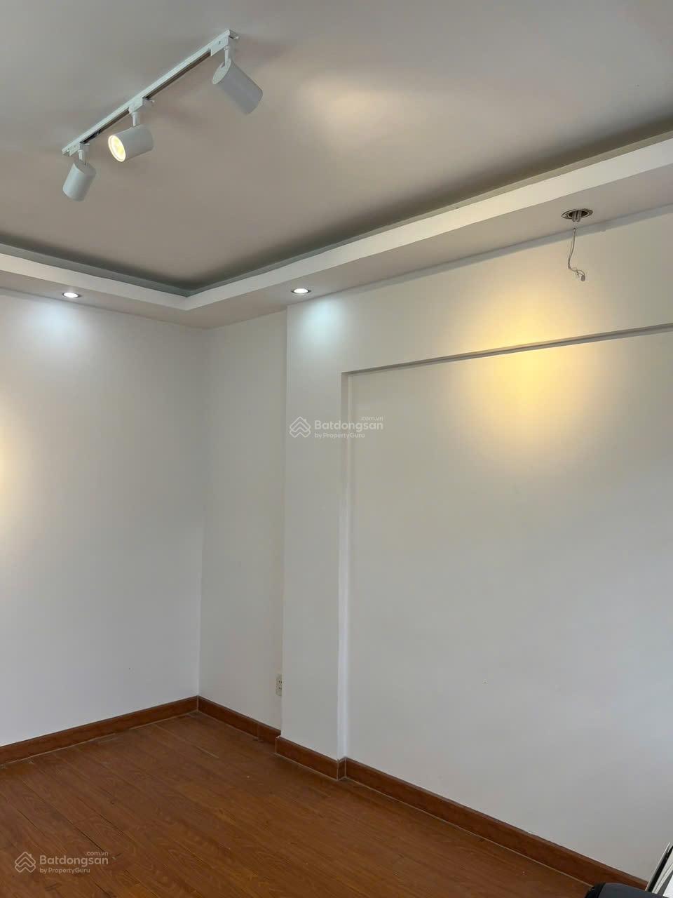 Chung cư 595/304 CMT8, Quận 10, Diện tích 56m² - Nhà trống, ở ngay!