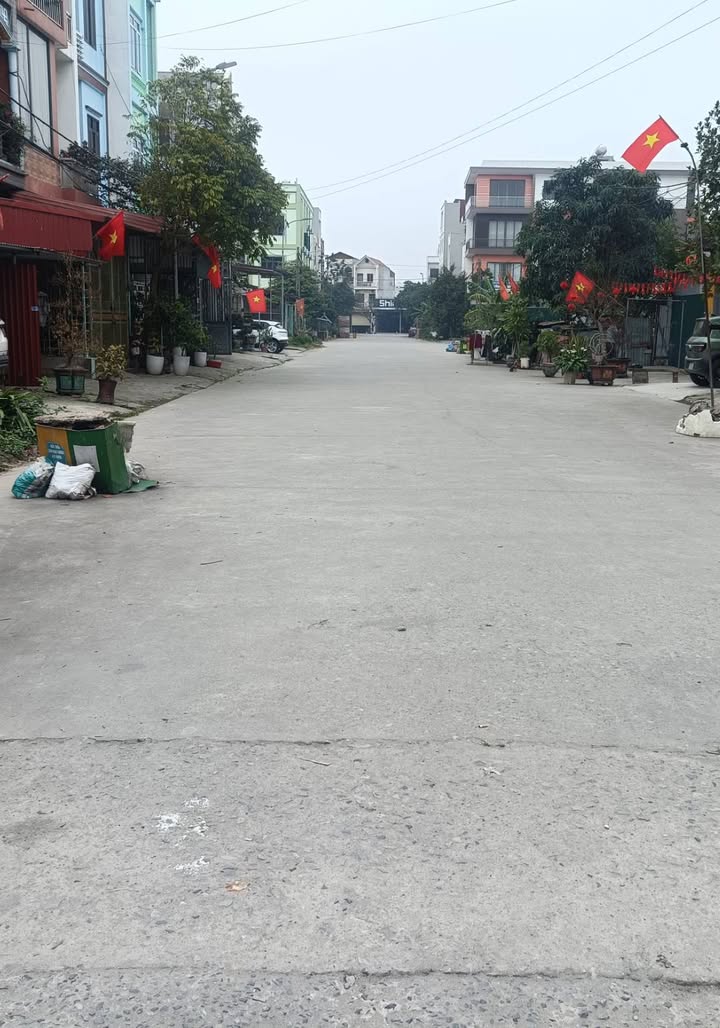 Đất nền Quế Võ Bắc Ninh 100m² giá 5 tỷ - Vị trí đắc địa, cơ hội đầu tư tốt!