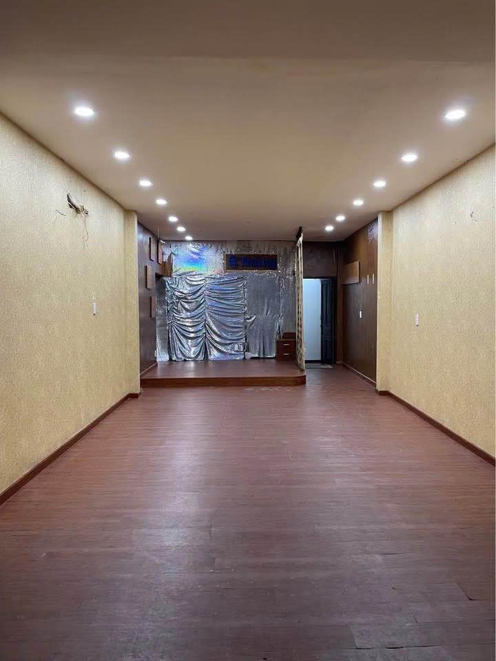Nhà cho thuê kinh doanh đường 3 Tháng 2, Quận 10 - Diện tích 135m², giá 25 triệu/tháng