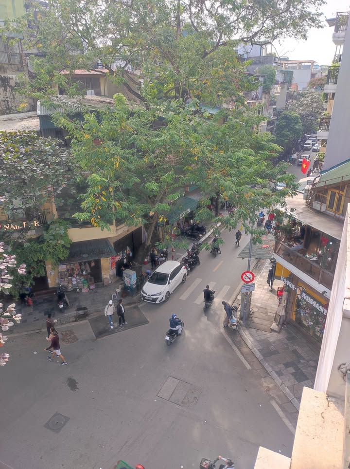 Nhà mặt phố Hàng Vải, Quận Hoàn Kiếm, 62m² giá 42.8 tỷ - Kinh doanh sầm uất!