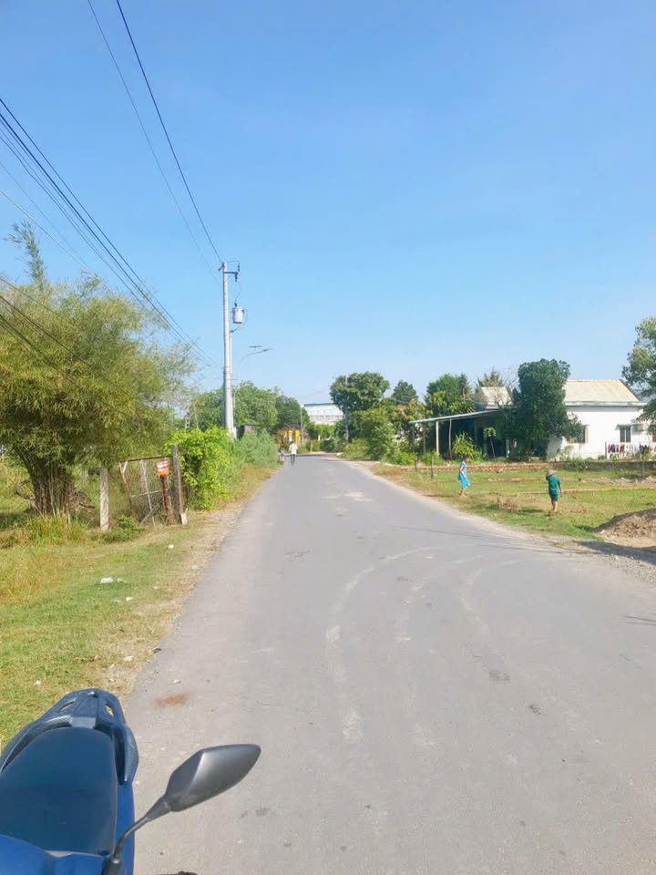 Bán gấp FrontHouse mặt tiền đường Tulip Thị Trấn Đức Hòa 175m² - Vị trí đẹp hướng Tây!