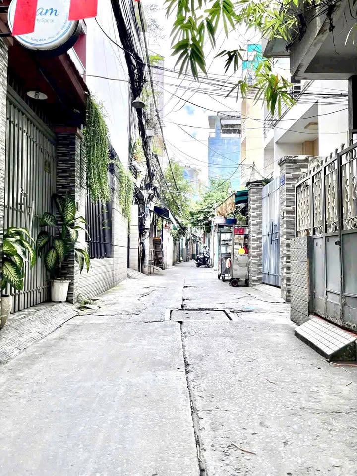 Nhà riêng Trần Quốc Toản, Q3, 32m² giá 7.5 tỷ - Siêu hiếm ô tô thông vào!