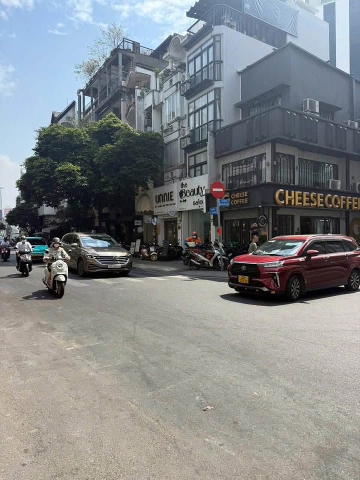 Nhà bán đường Lê Thị Riêng, quận 1, 51m² giá 9.7 tỷ - Sổ đẹp, giao nhà ngay!