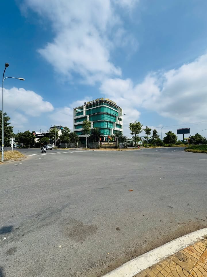 Cho thuê văn phòng tại KDC Hưng Phú 1, Cần Thơ - Diện tích 350m², Giá 50 triệu/tháng