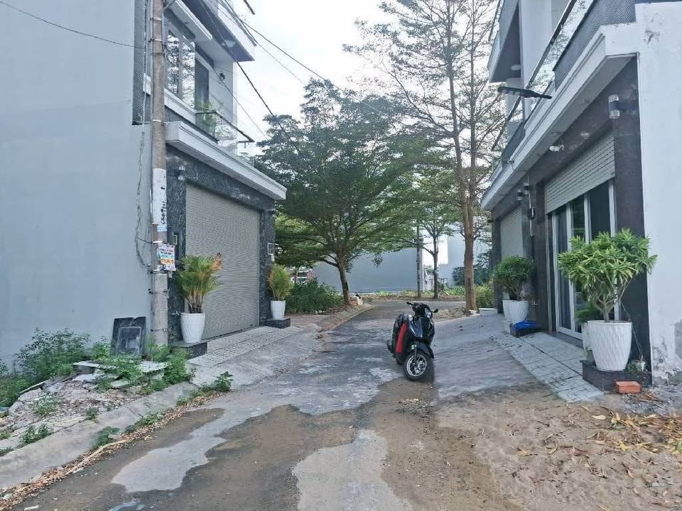 Nhà phố Huỳnh Tấn Phát, Phú Xuân, Nhà Bè 85m² giá 4.6 tỷ - Sổ hồng riêng, pháp lý rõ ràng!