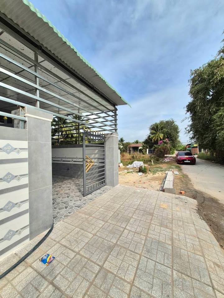 Nhà 1 trệt 1 lửng Khu phố Thanh Sơn, Tây Ninh 110m² giá 1.49 tỷ - Thiết kế thông minh, tiện nghi đầy đủ!