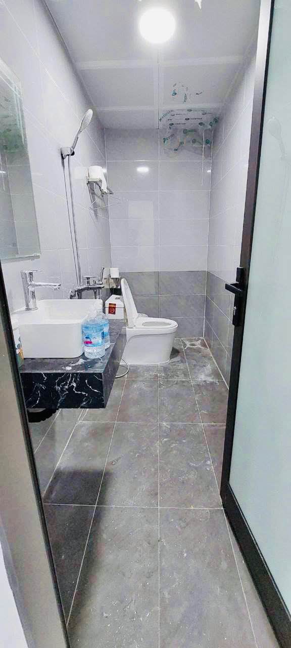 Văn phòng cho thuê phố Hoàng Minh Đạo, Gia Thụy 162m² - Không gian thoáng sáng, thuận tiện giao thông!