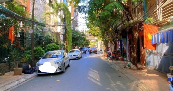 Nhà phân lô đường Dương Văn Bé 70m² giá 15 tỷ - Phù hợp cho gia đình đông người!