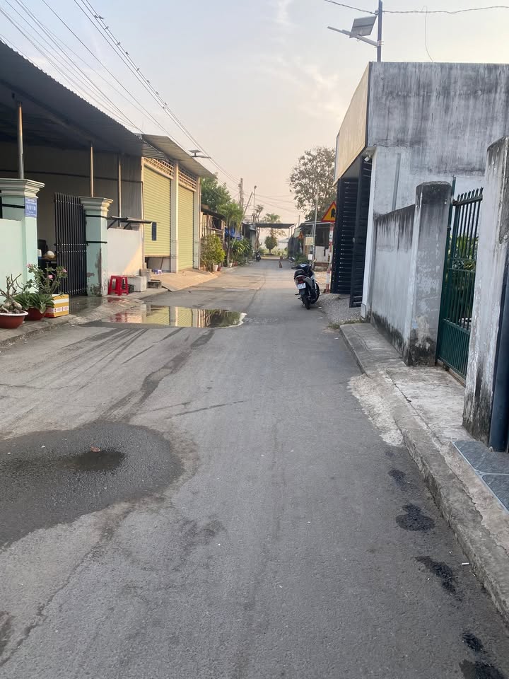 Đất nền thổ cư 150m² tại khu phố 2, Phú Chánh - Giá 2 tỷ, thích hợp kinh doanh nhỏ lẻ!