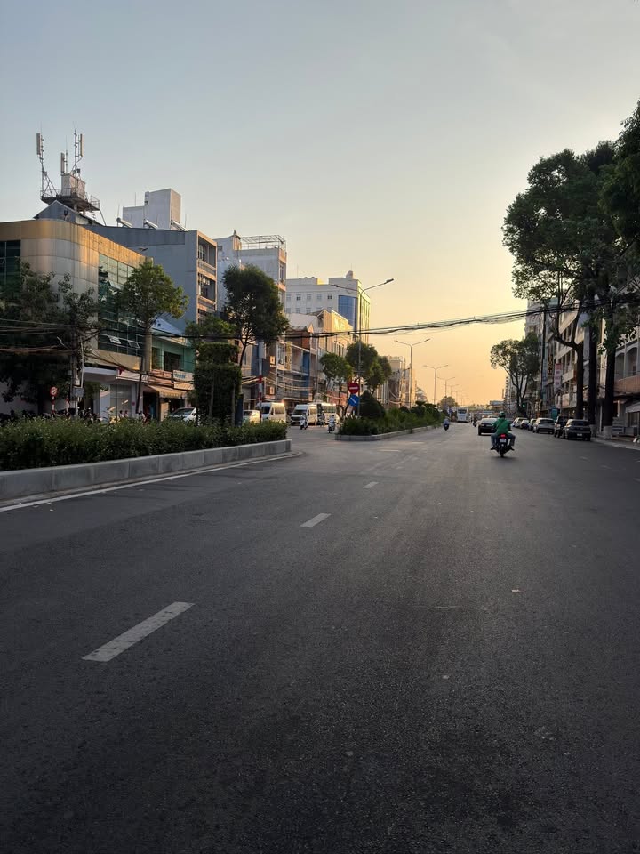 Khách sạn mặt tiền đường Nguyễn An Ninh, Cần Thơ - 91m² giá 18 tỷ - Kinh doanh đa ngành nghề!