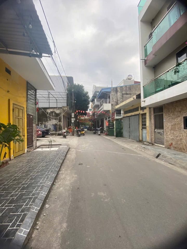 Nhà 3 tầng kiên cố tại Phường Hoa Lư, Ninh Bình - Chỉ cần xách vali vào ở ngay!