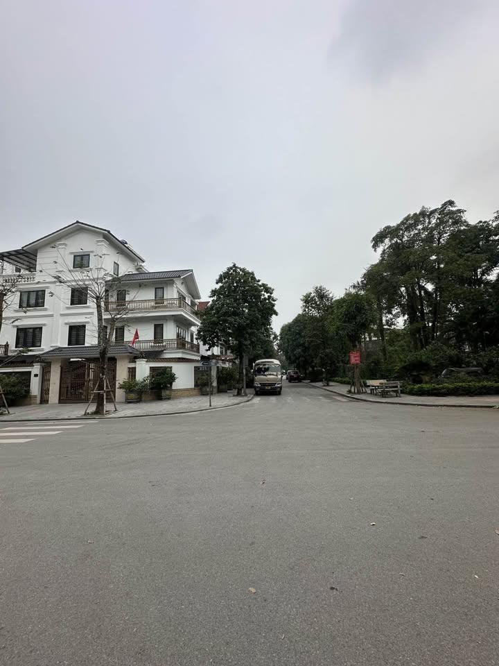 Biệt Thự 200m² KĐT Văn Phú, Hà Đông - Sẵn Sàng Ở Ngay