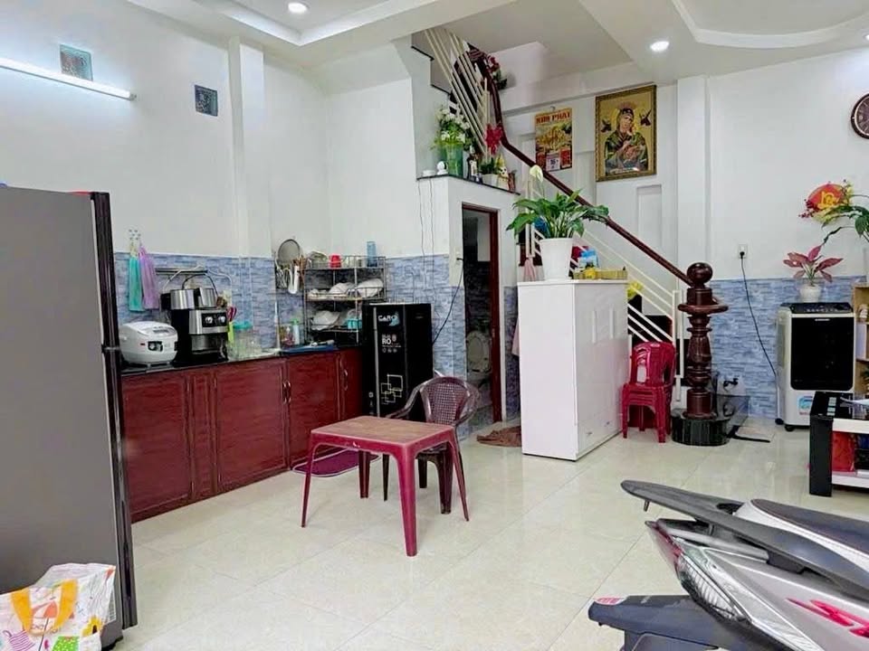 Nhà mới 2 tầng Bình Hưng Hòa, Bình Tân 34m² giá 3.4 tỷ - Nhà đẹp, tiện nghi đầy đủ!