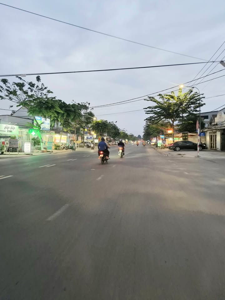 Nhà mặt tiền đường Nguyễn Huệ, Hòa Thành, Tây Ninh 99m² - Kinh doanh sầm uất!