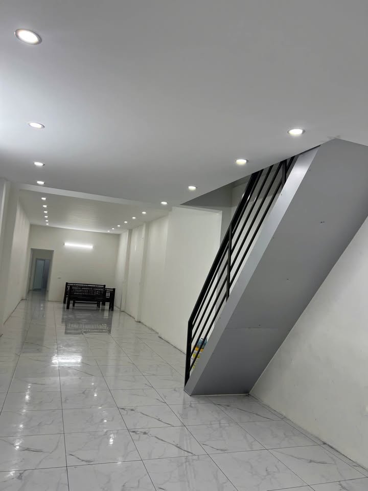 Nhà mặt đường Quốc lộ 17, Bắc Ninh 120m² giá 9 triệu - Thích hợp làm văn phòng hoặc kinh doanh!