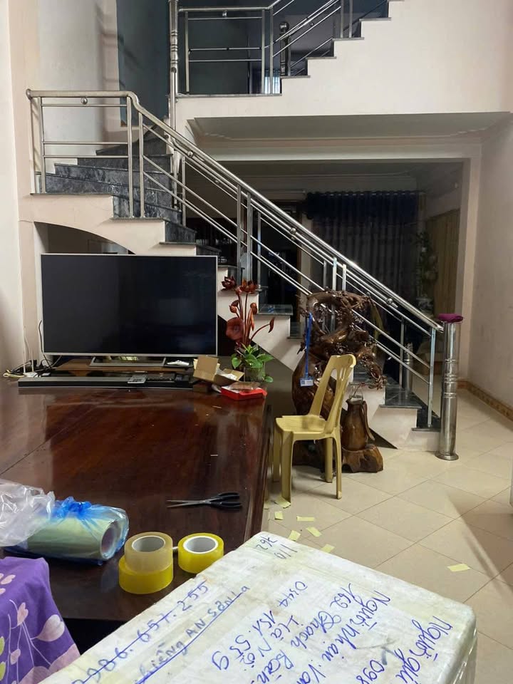 Nhà phố 3 tầng mặt đường Lò Văn Giá 62m² giá 2.7 tỷ - Đầu tư sinh lời ổn định!