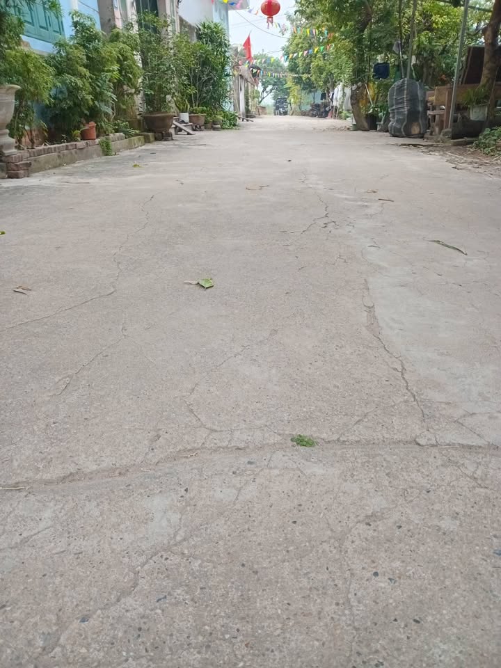 Nhà 3 tầng Kiêu Kỵ 100m² giá 11 tỷ - Mặt ngõ ô tô tránh