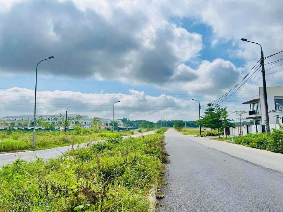 Đất nền mặt tiền Lý Thái Tổ, Đông Hà 200m² giá 2.4 tỷ - Cơ hội đầu tư lý tưởng!