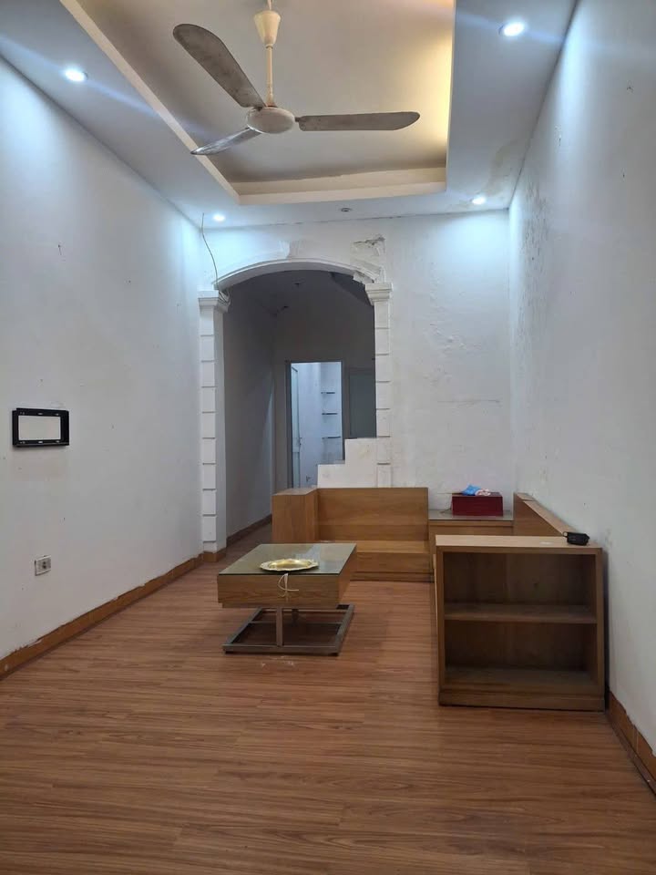 Bán nhà 46m² Đồng Cổ, Tây Hồ - 8.86 Tỷ, 3 Tầng, 2 Thoáng, Ô tô đỗ cổng